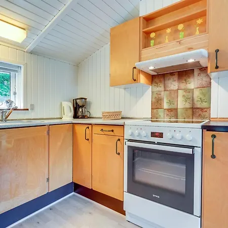 Elinbjoern - 1km From The Sea By Interhome Feriehus *