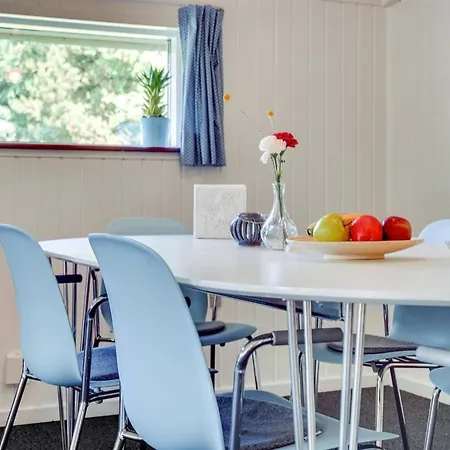 Elinbjoern - 1km From The Sea By Interhome Feriehus *