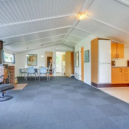 Feriehus Elinbjoern - 1km From The Sea By Interhome