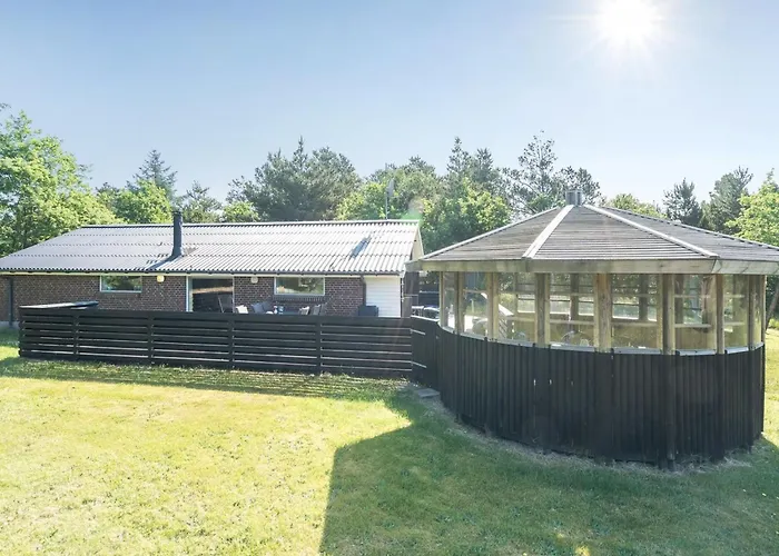 Elinbjoern - 1km From The Sea By Interhome *